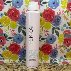 FEKKAI Sheer Dry Shampoo - White
